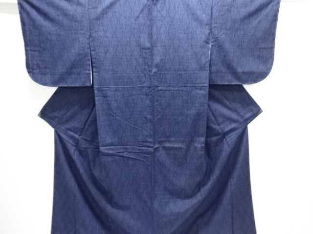 未使用品　立涌模様織り出し本場結城紬100亀甲着物(石下)